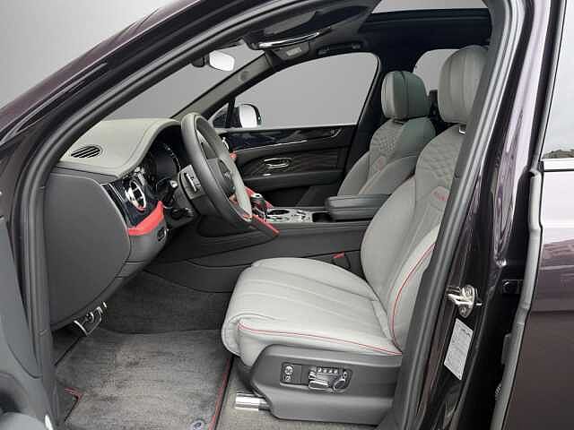 13:Bentley Bentayga EWB Mulliner V8, SUV, Damson, Bentley Berlin