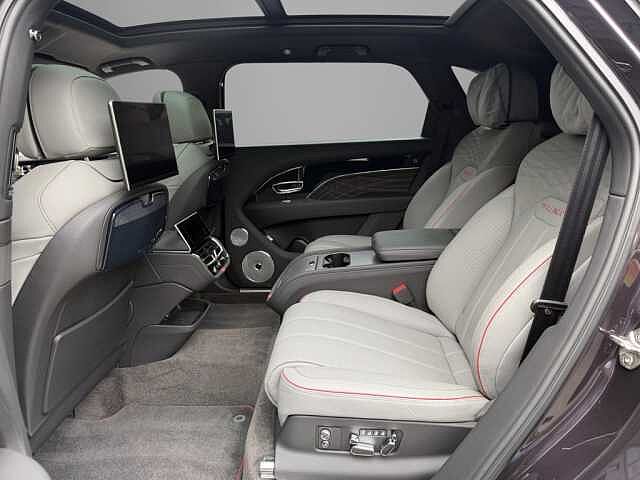 18:Bentley Bentayga EWB Mulliner V8, SUV, Damson, Bentley Berlin