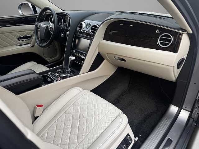 1:Bentley Flying Spur W12, Limousine, Hallmark, Bentley Berlin