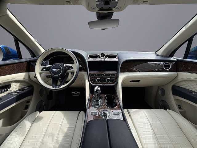 3:Bentley Bentayga Azure V6 Hybrid, SUV, Sequin Blue, Bentley Berlin