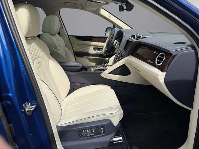 22:Bentley Bentayga Azure V6 Hybrid, SUV, Sequin Blue, Bentley Berlin