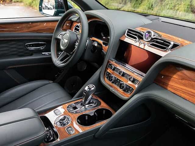 1:Bentley Bentayga EWB Azure V8, SUV, Viridian, Bentley Berlin