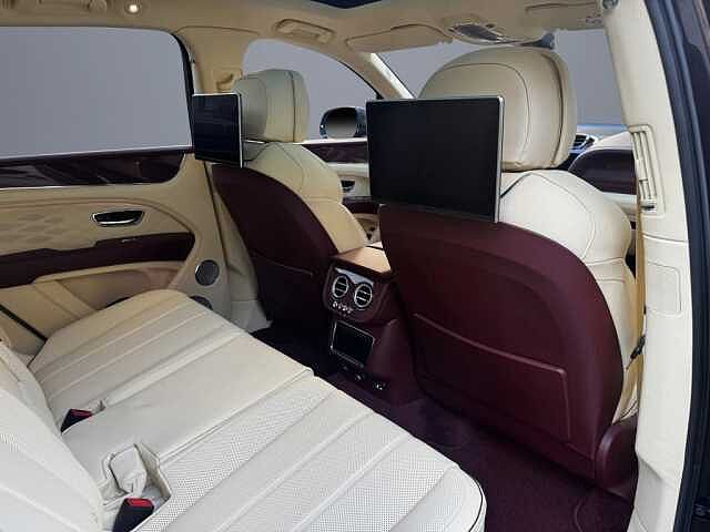 13:Bentley Bentayga Azure V8, SUV, Black Velvet, Bentley Berlin