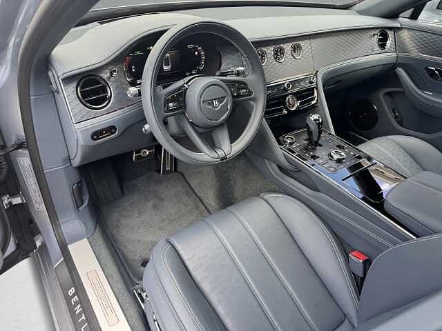 10:Bentley Flying Spur Speed First Edition V8 Hybrid, Limousine, Silver Frost, Bentley Berlin