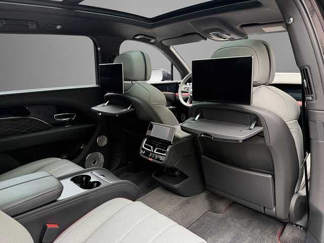 21:Bentley Bentayga EWB Mulliner V8, SUV, Damson, Bentley Berlin