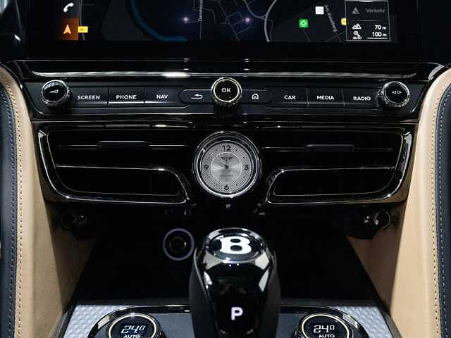 19:Bentley Flying Spur Mulliner V8 Hybrid, Limousine, Light Gazelle, Bentley Berlin