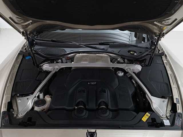 8:Bentley Flying Spur Mulliner V8 Hybrid, Limousine, Light Gazelle, Bentley Berlin