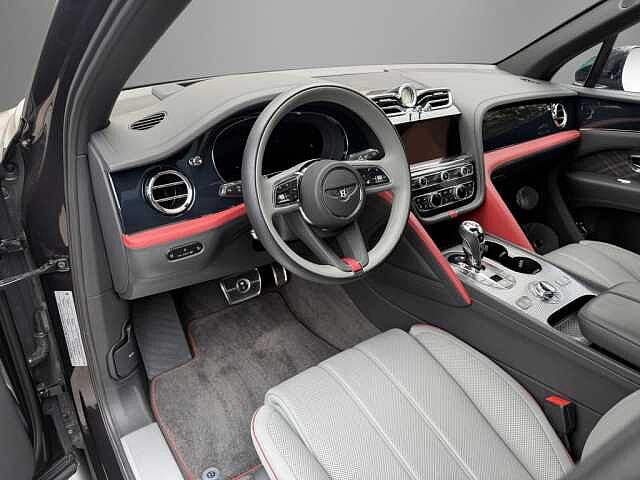 14:Bentley Bentayga EWB Mulliner V8, SUV, Damson, Bentley Berlin