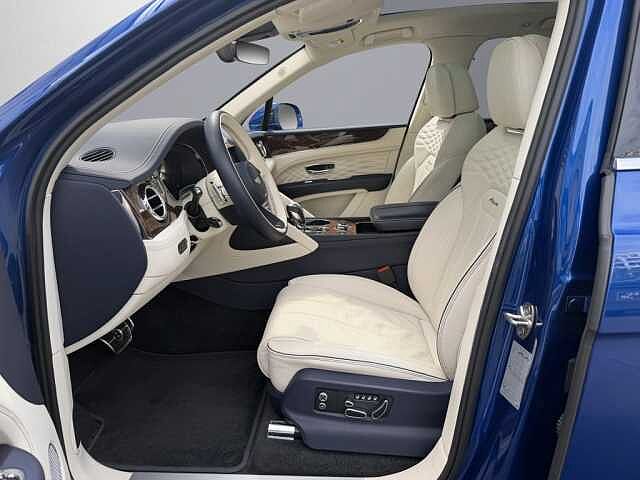 11:Bentley Bentayga Azure V6 Hybrid, SUV, Sequin Blue, Bentley Berlin