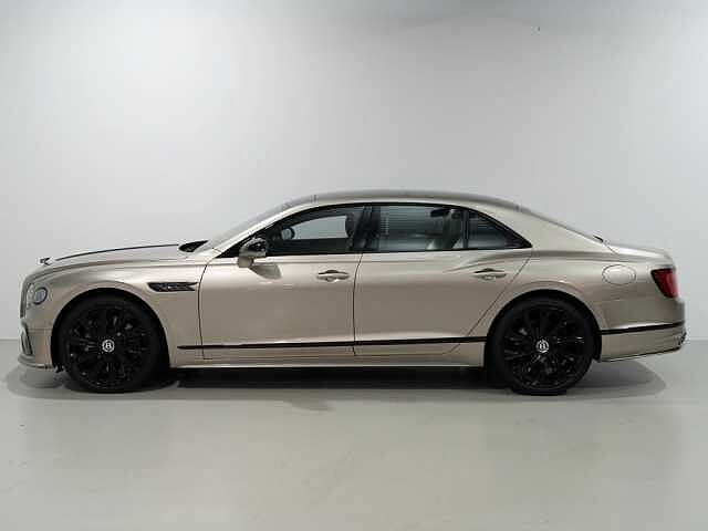 4:Bentley Flying Spur Mulliner V8 Hybrid, Limousine, Light Gazelle, Bentley Berlin