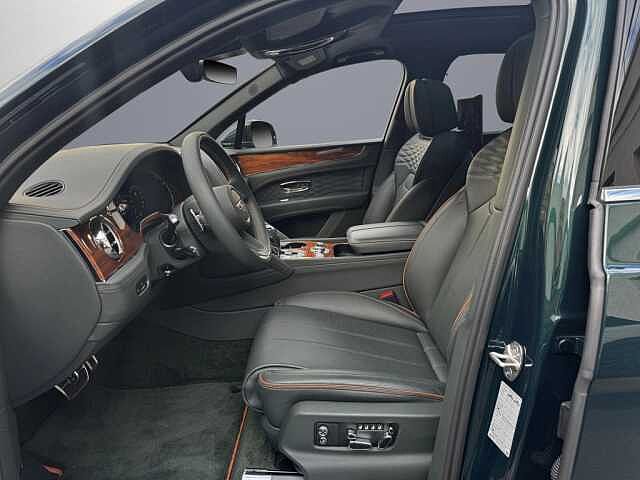 9:Bentley Bentayga EWB Azure V8, SUV, Viridian, Bentley Berlin