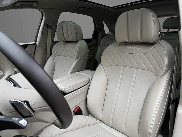 11:Bentley Bentayga V8, SUV, Midnight Emerald, Bentley Berlin