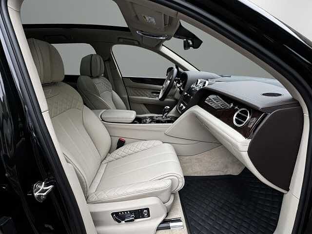 17:Bentley Bentayga V8, SUV, Midnight Emerald, Bentley Berlin