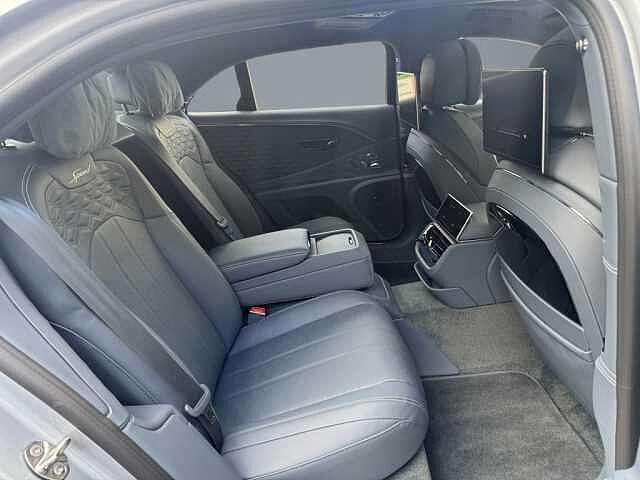 18:Bentley Flying Spur Speed First Edition V8 Hybrid, Limousine, Silver Frost, Bentley Berlin