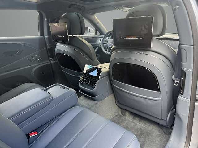 19:Bentley Flying Spur Speed First Edition V8 Hybrid, Limousine, Silver Frost, Bentley Berlin