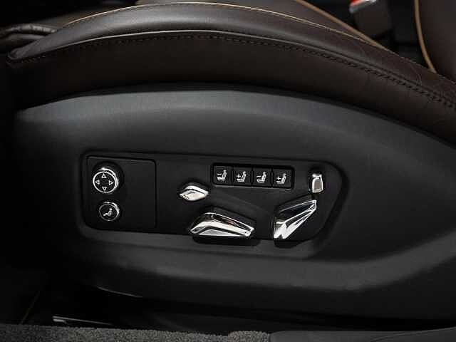 22:Bentley Flying Spur Mulliner V8 Hybrid, Limousine, Light Gazelle, Bentley Berlin