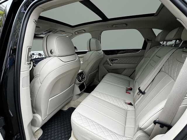 12:Bentley Bentayga V8, SUV, Midnight Emerald, Bentley Berlin