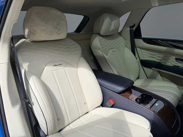 21:Bentley Bentayga Azure V6 Hybrid, SUV, Sequin Blue, Bentley Berlin