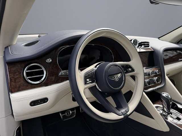 14:Bentley Bentayga Azure V6 Hybrid, SUV, Sequin Blue, Bentley Berlin